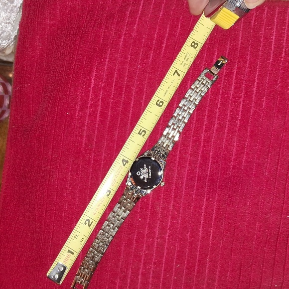 NWT,Lady's Gold,Sparkly,Bracelet,Watch with Second Hand,by OMAX⚘️🦋❤️ - Picture 7 of 9